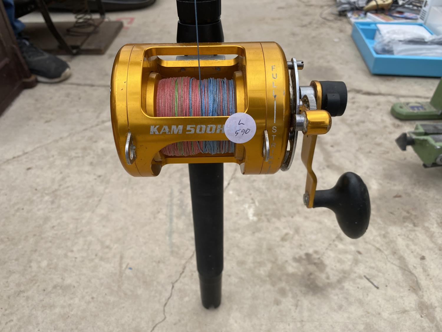 AN OMOTO KAM500H SEA FISHING ROD WITH A TWO SPEED REEL - Image 2 of 4