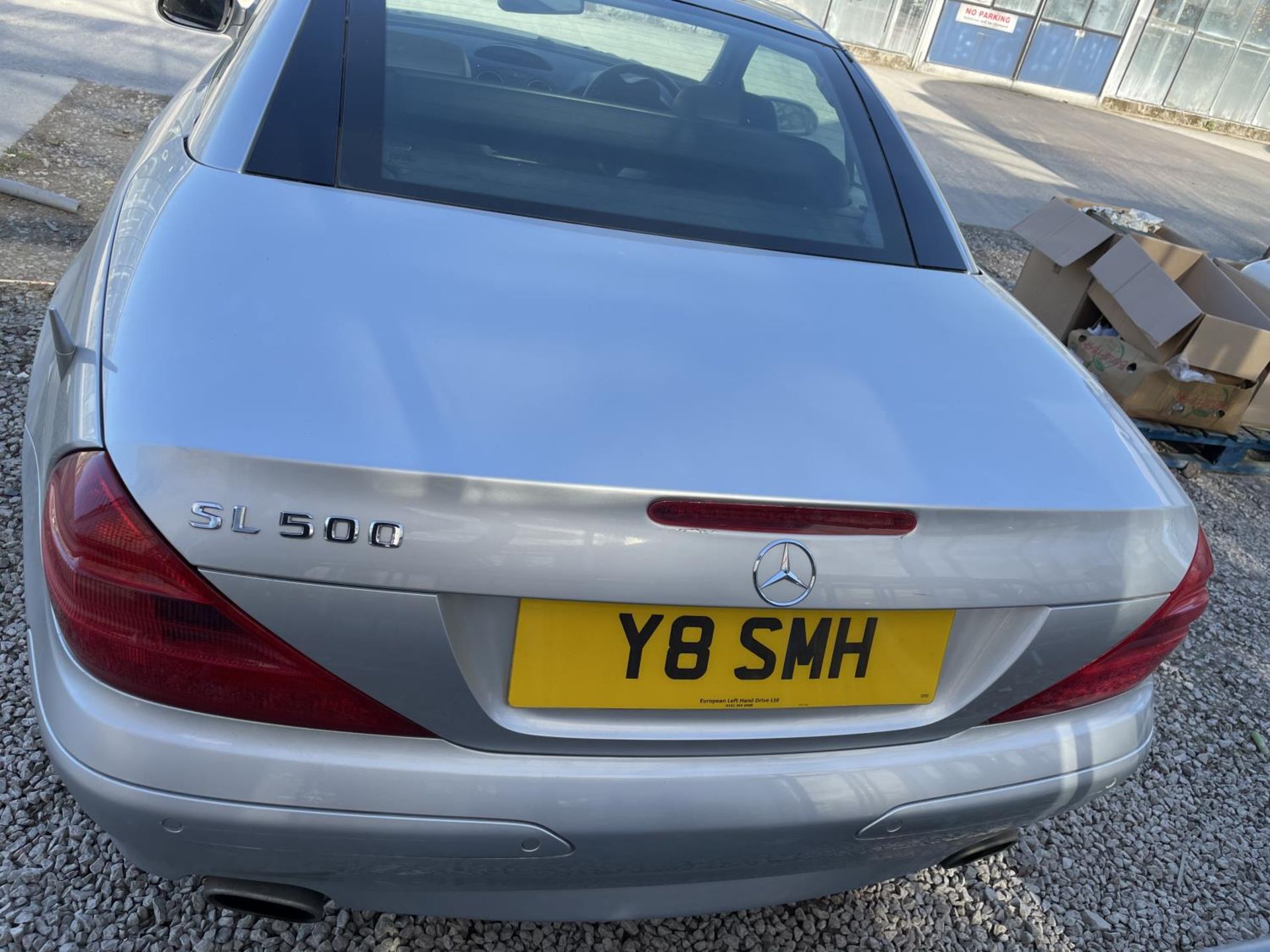 A 2004 MERCEDES SL 350 AUTO CONVERTIBLE. REGISTRATION Y8 SMH. 3724 CC FROM A DECEASED'S ESTATE ( - Image 7 of 21