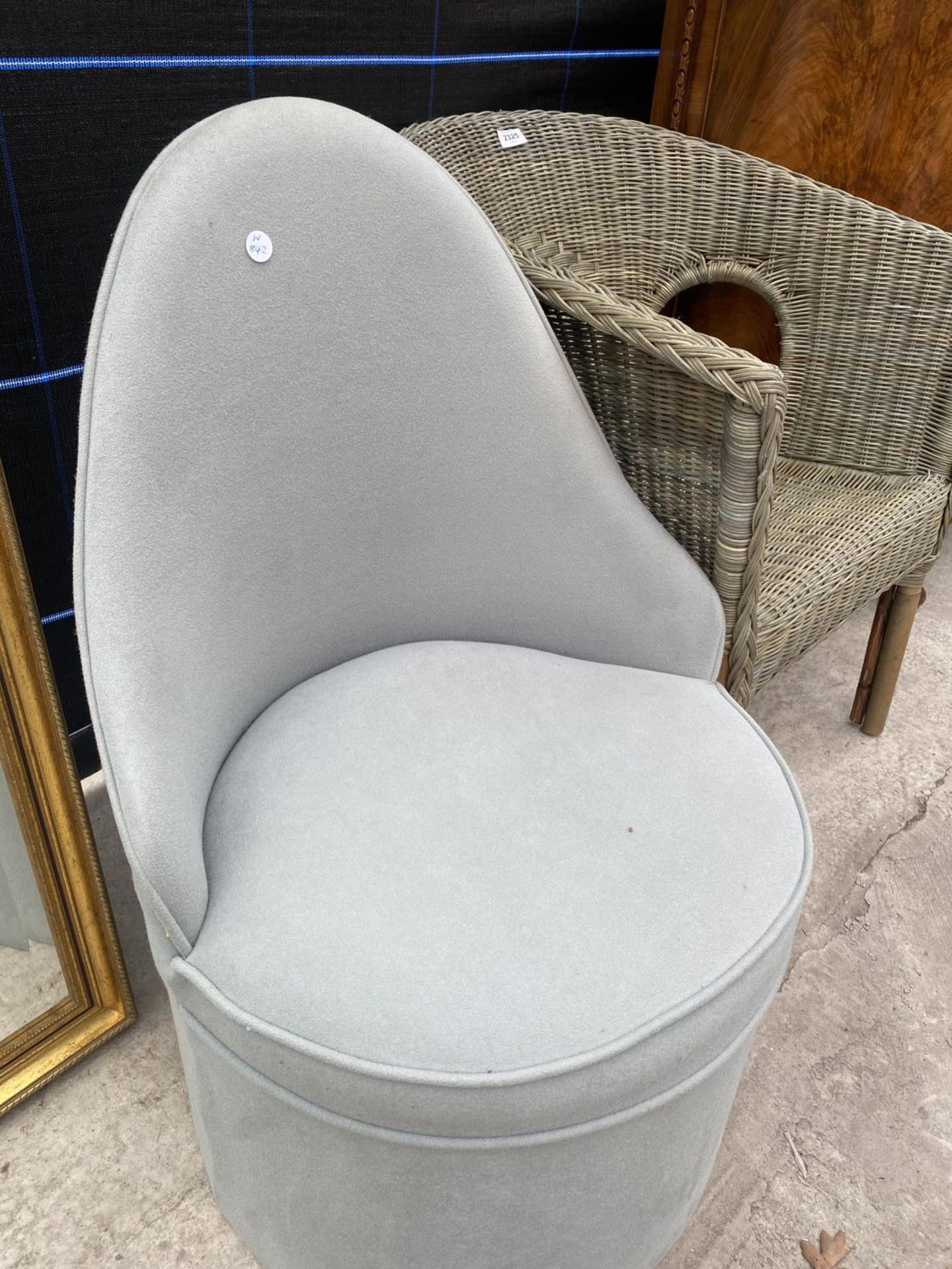 A WICKER CONSERVATORY CHAIR AND UPHOLSTERED BEDROOM CHAIR - Image 3 of 3