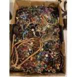 A LARGE QUANTITY OF COSTUME JEWELLRY