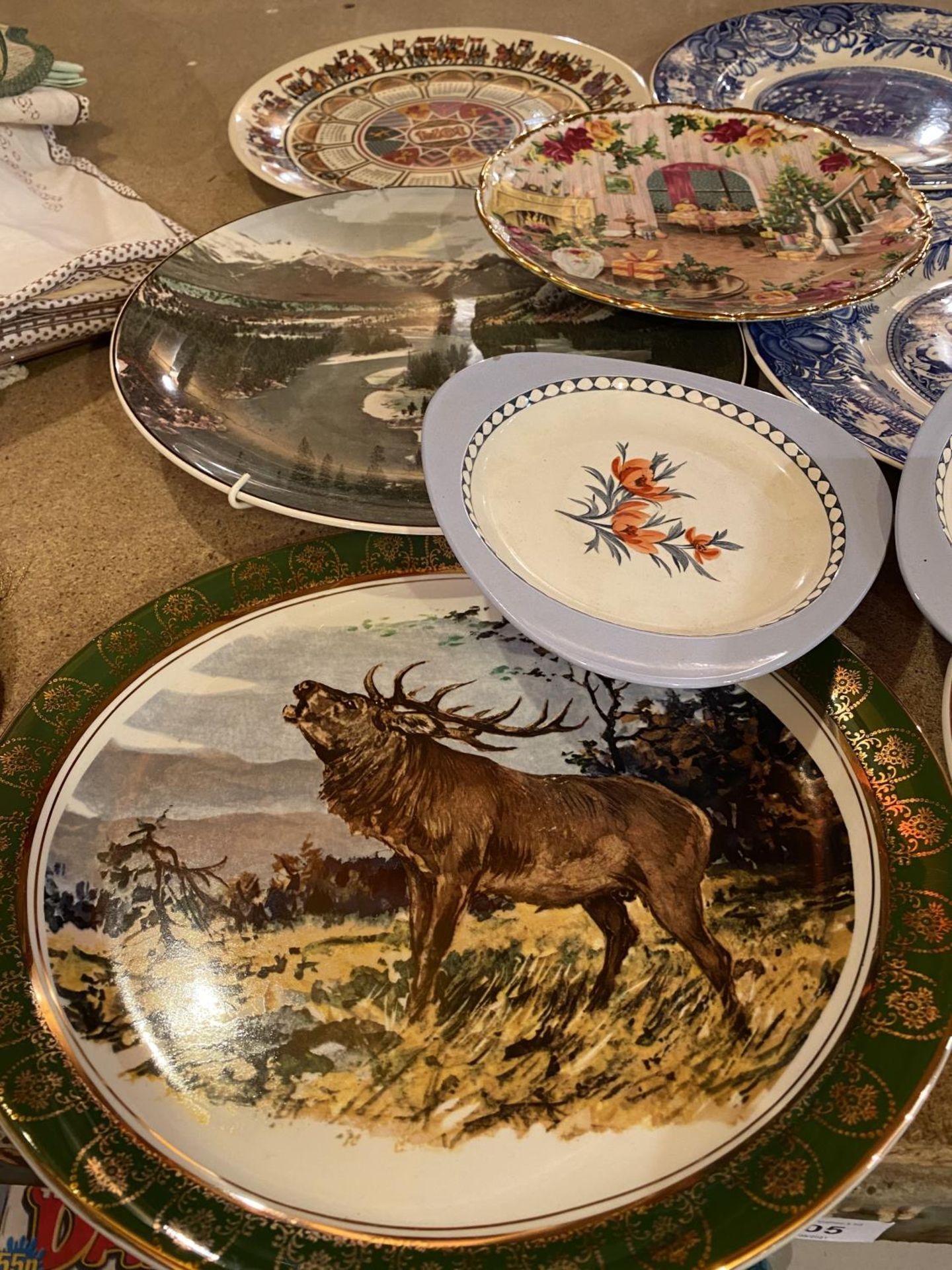 AN ASSORTMENT OF COLLECTORS PLATES - Image 2 of 3