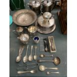 A LARGE QUANTITY OF SILVER PLATE ITEMS TO INCLUDE A COMPORT, FLATWARE, PLACE MATS ETC