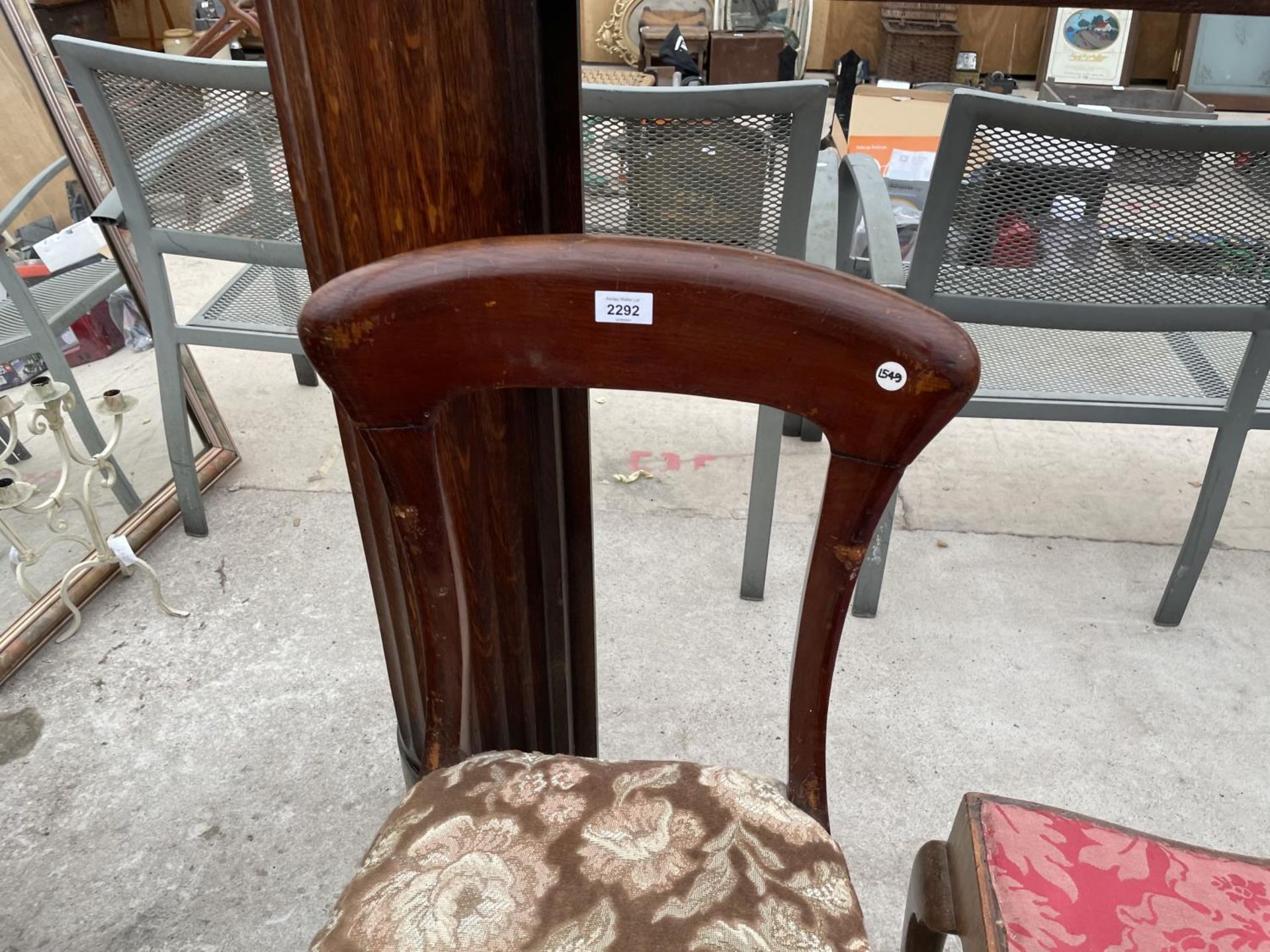 A VICTORIAN DINING CHAIR