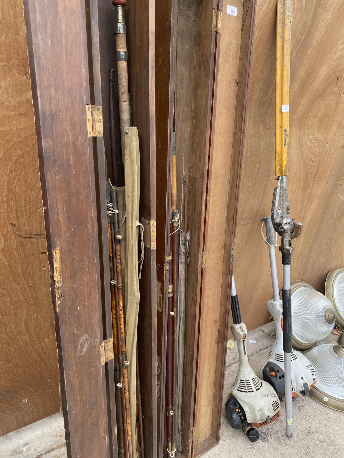 TWO VINTAGE WOODEN STORAGE CASES WITH AN ASSORTMENT OF FISHING RODS TO INCLUDE SPLIT CANES ETC - Image 4 of 4