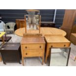 AN EARLY 20TH CENTURY OAK DRESSING TABLE AND CHEST OF DRAWERS W:23.5" ALSO TO INCLUDE A WOODEN