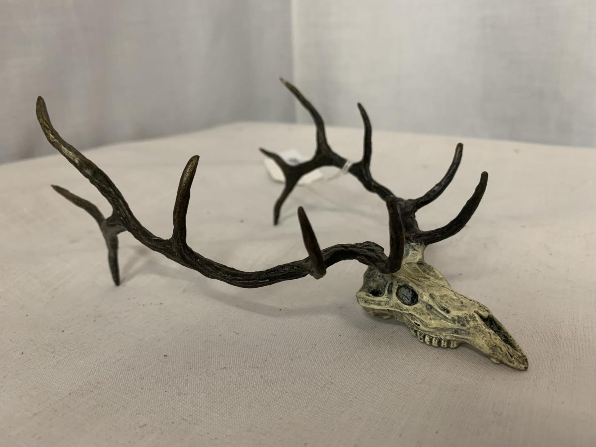 A SIGNED FRED BOYER ELK'S HEAD H: 15CM