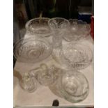 A COLLECTION OF GLASS WARE TO INCLUDE MAINLY BOWLS