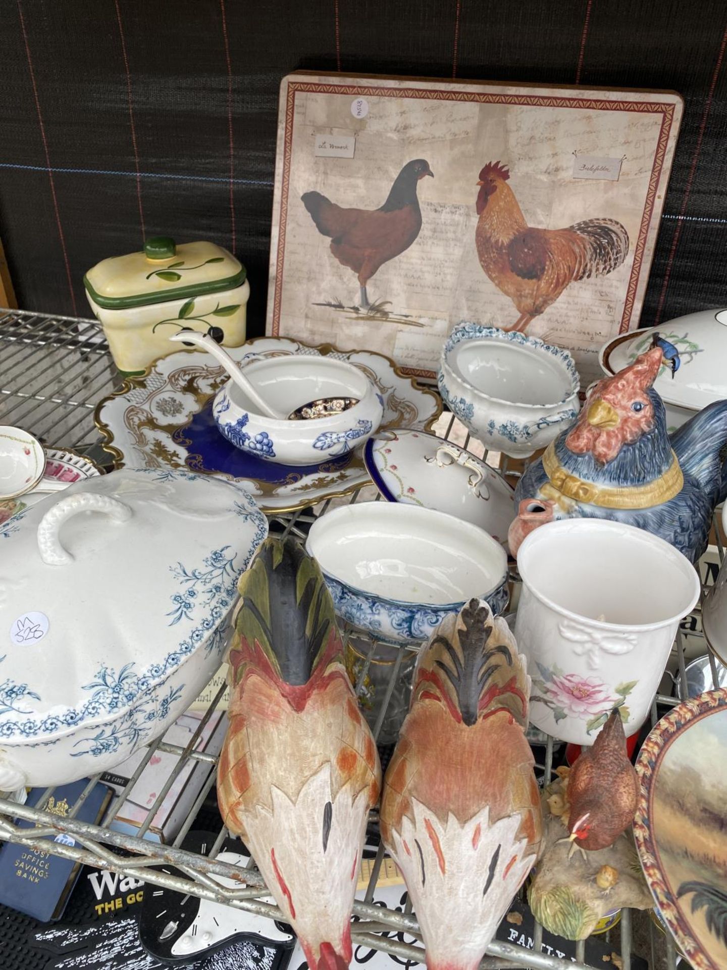 AN ASSORTMENT OF ITEMS TO INCLUDE TUREEN DISHES, DECORATIVE PLATES ETC - Image 3 of 4