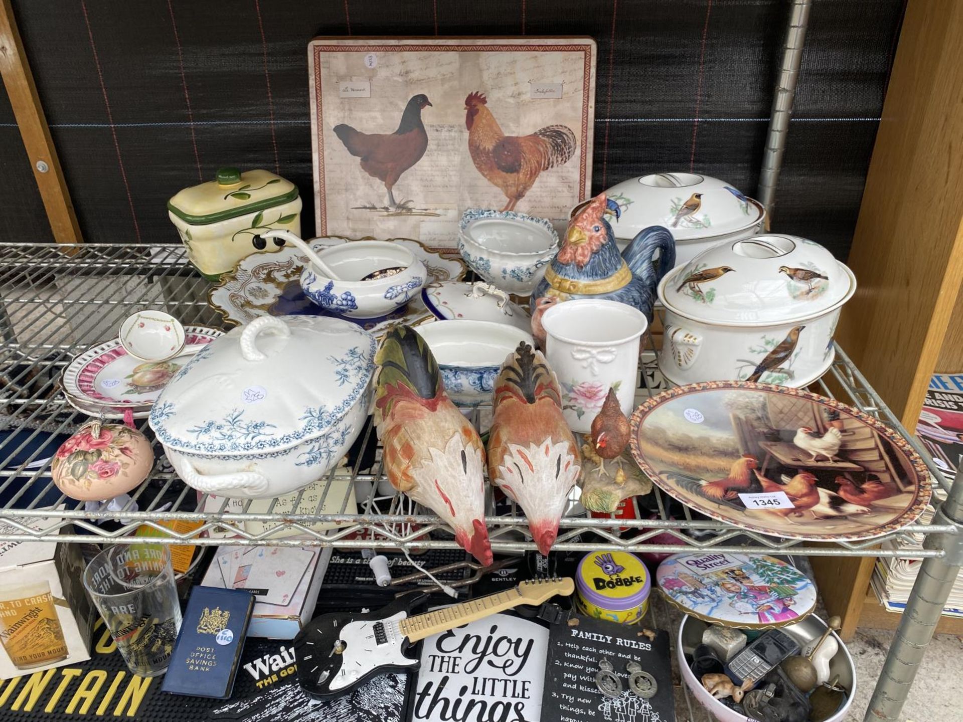 AN ASSORTMENT OF ITEMS TO INCLUDE TUREEN DISHES, DECORATIVE PLATES ETC