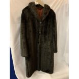 A VINTAGE LADIES BROWN LUXURY BARMINK DUNBAR FABRIC COAT