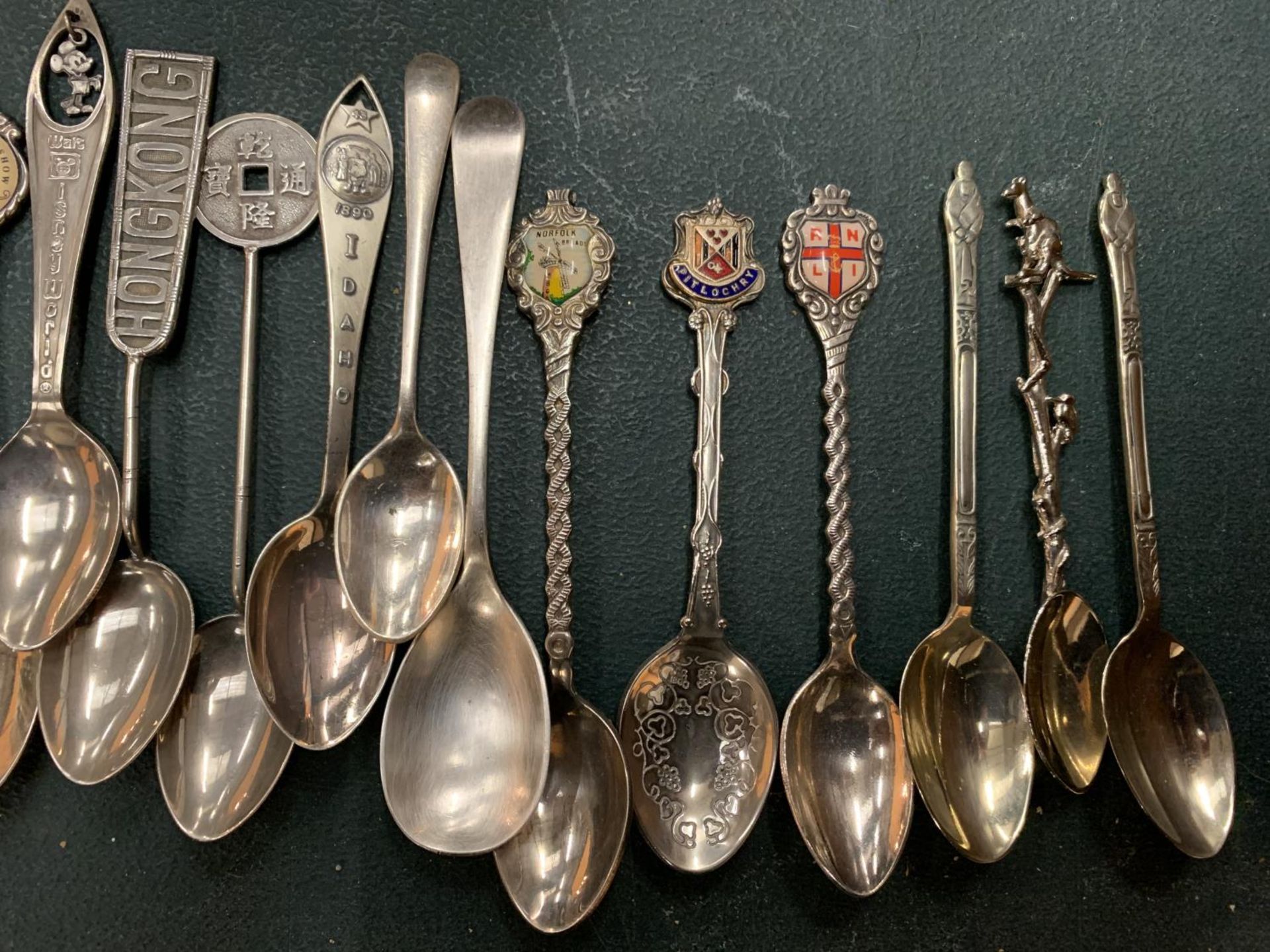 EIGHTEEN VARIOUS TEA SPOONS, SOME SILVER AND A PEN KNIFE WITH A VINTAGE TIN - Image 2 of 3