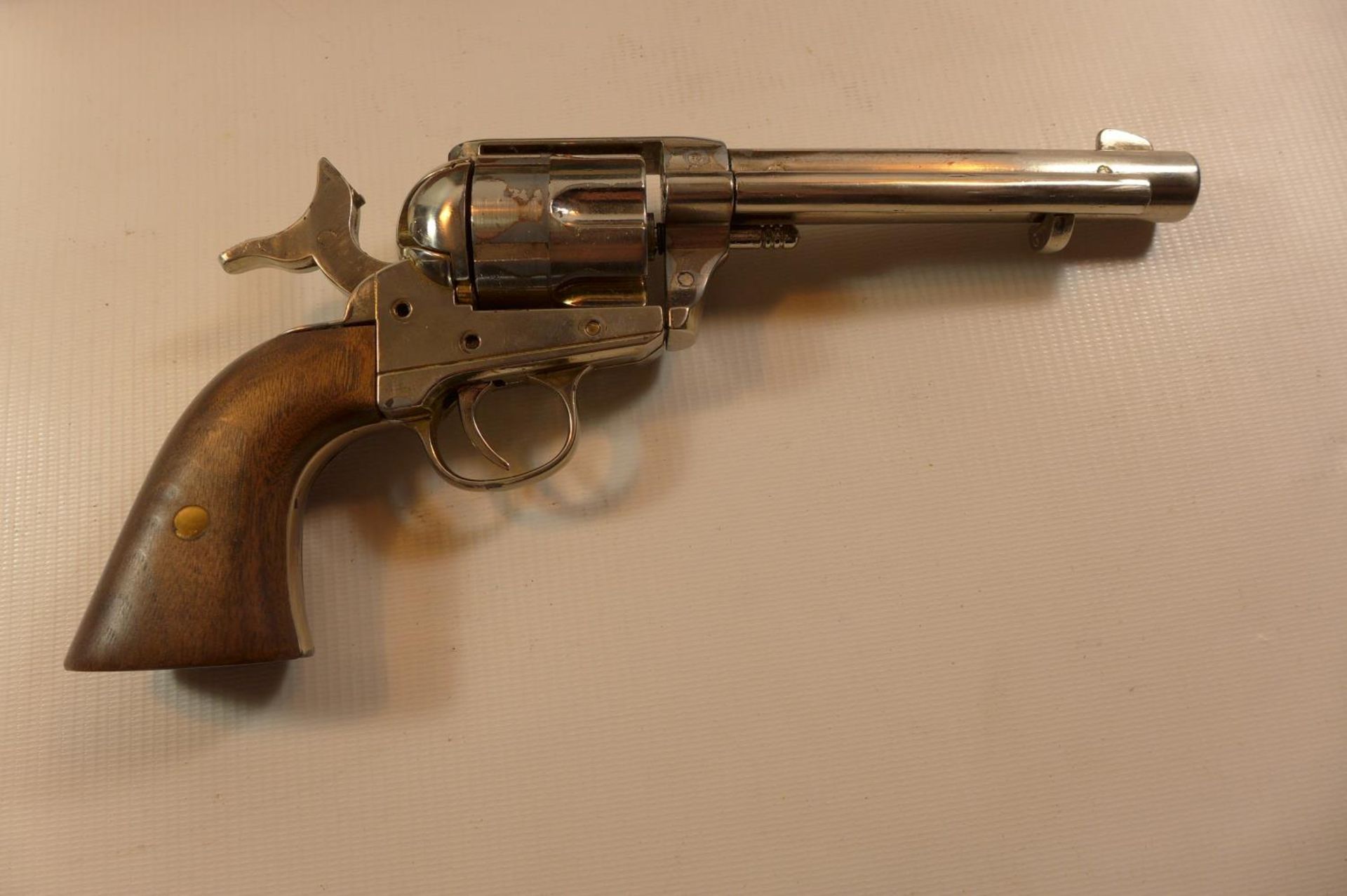 A CASED REPLICA, NON FIRING COLT ARMY 45 CALIBRE REVOLVER, 14CM BARREL - Image 5 of 5