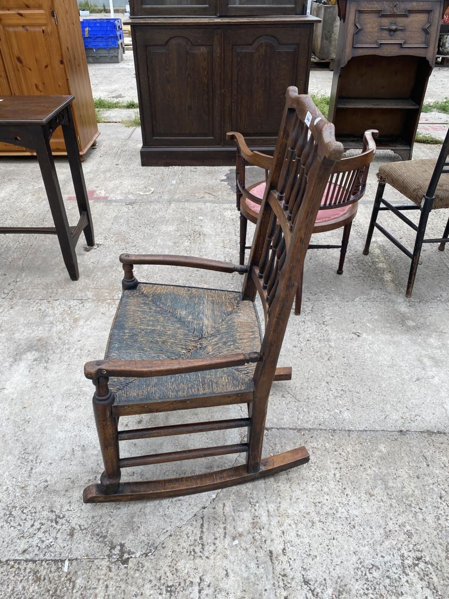 A LANCASHIRE SPINDLE BACK ROCKING CHAIR - Image 4 of 4