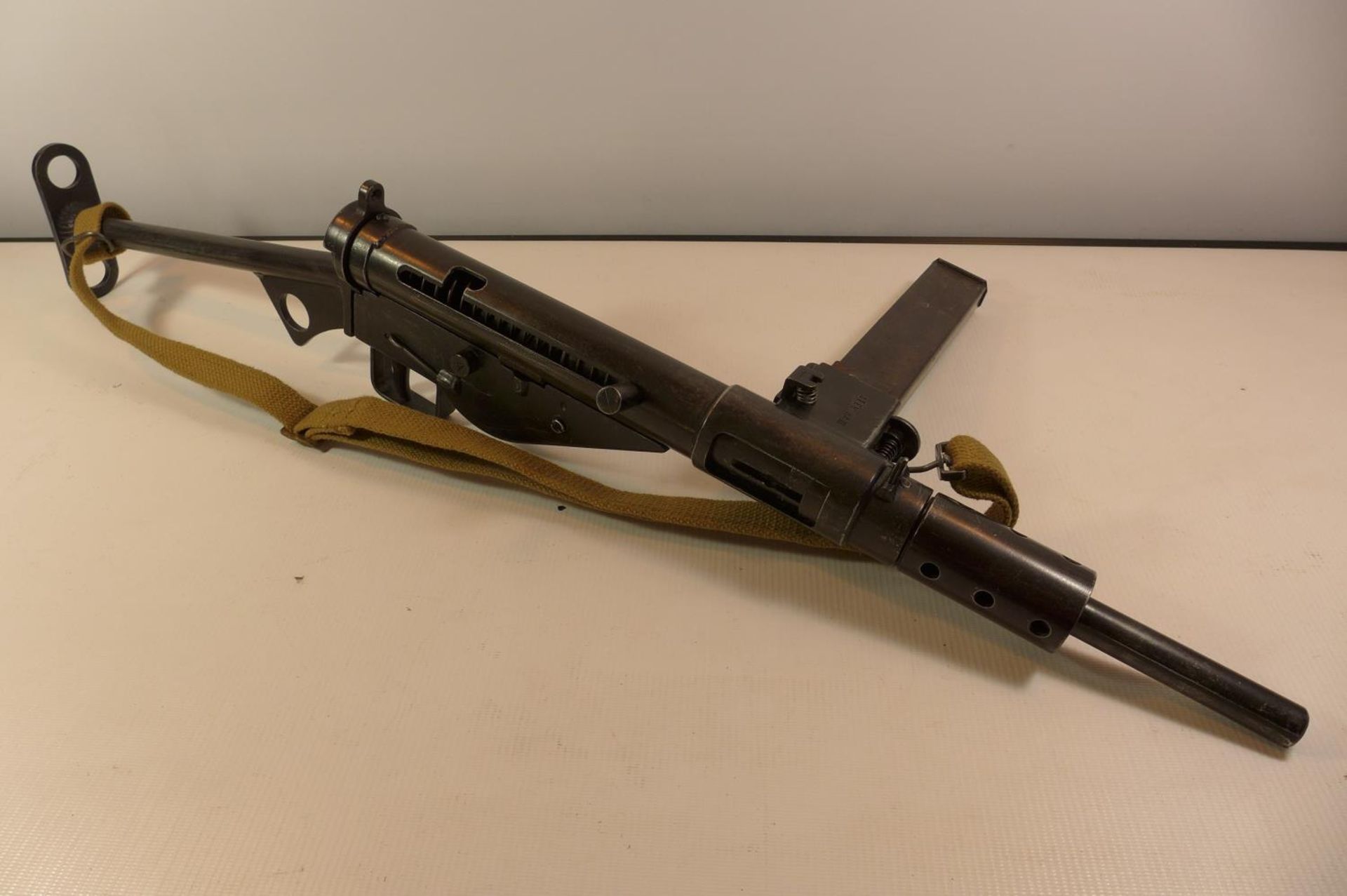 A REPLICA DENIX NON FIRING MARK II STEN GUN LENGTH 77CM - Image 2 of 5