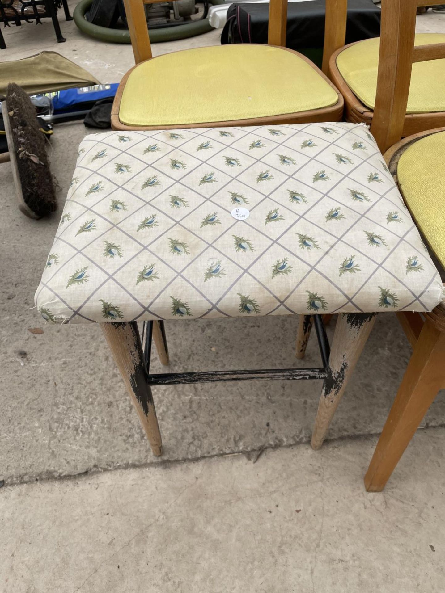 THREE MID 20TH CENTURY KITCHEN CHAIRS AND A STOOL - Image 2 of 4