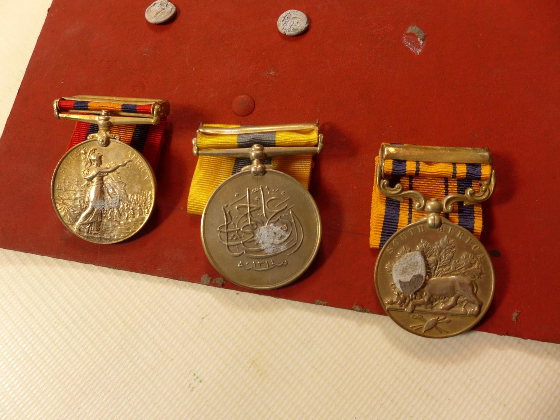 FOUR WORLD WAR II FRAMED MEDALS PLUS FURTHER MEDALS - Bild 2 aus 24