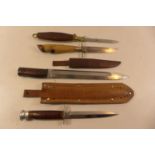 FOUR ASSORTED HUNTING KNIVES, TO INCLUDE A DROP BLADE EXAMPLE, BLADE LENGTHS VARY FROM 12CM TO 24.5
