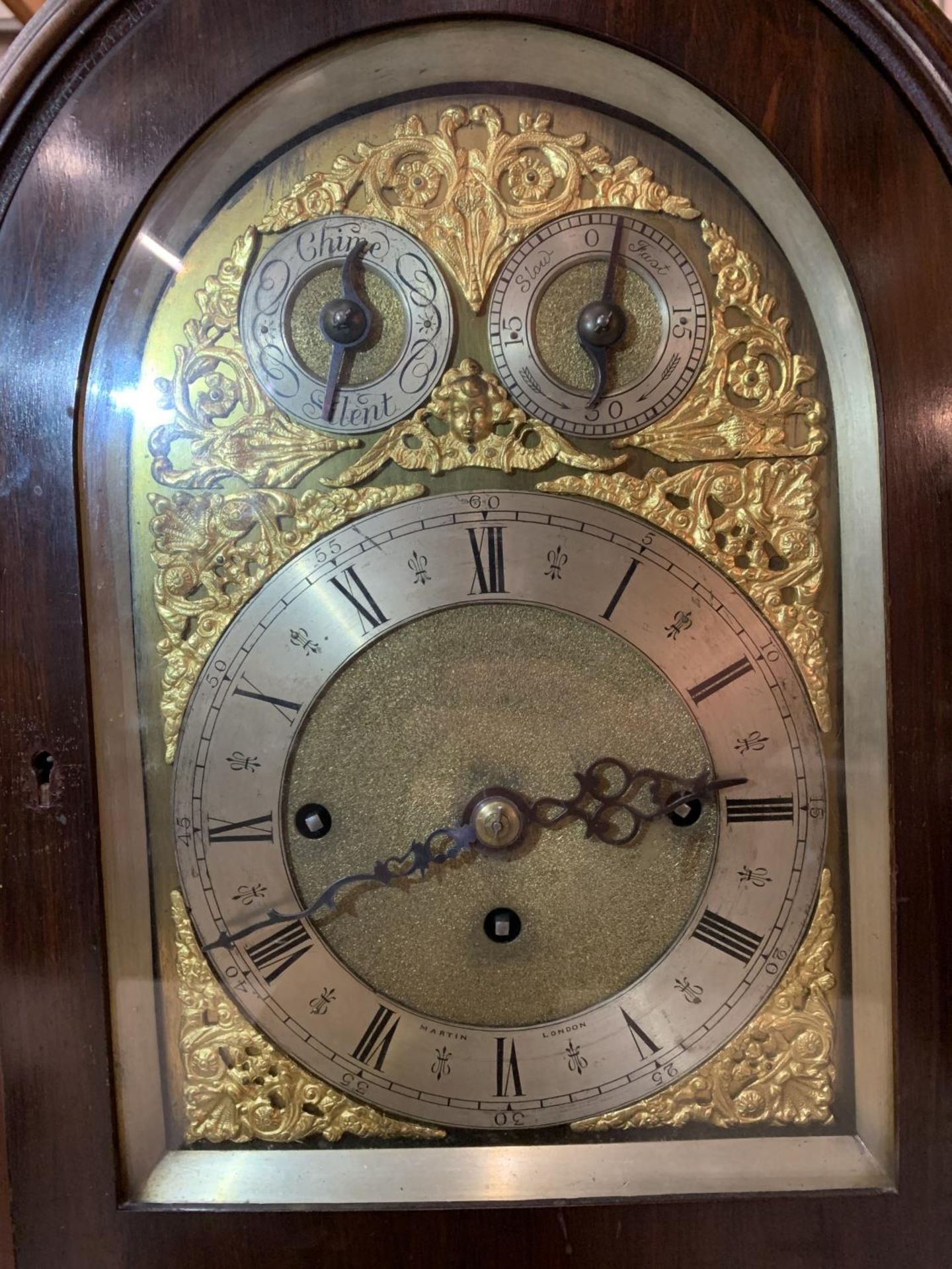 A CIRCA 1890 MAHOGANY BRACKET CLOCK BY MARTIN OF LONDON, HAVING EIGHT DAY MOVEMENT WITH STRIKING AND - Image 8 of 8