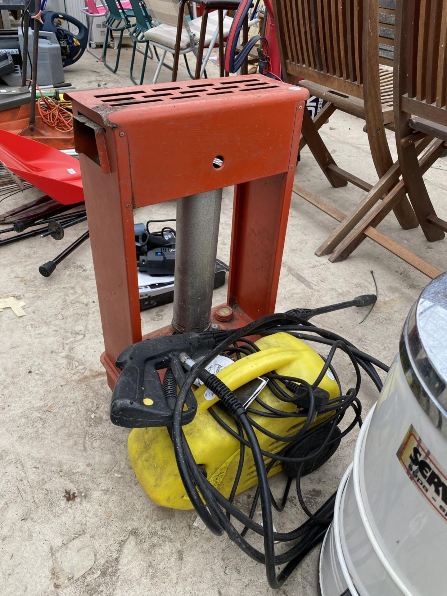TWO ELECTRIC HEATERS, A SPIN DRYER A PRESSURE WASHER AND AN ALADDIN HEATER - Image 3 of 4