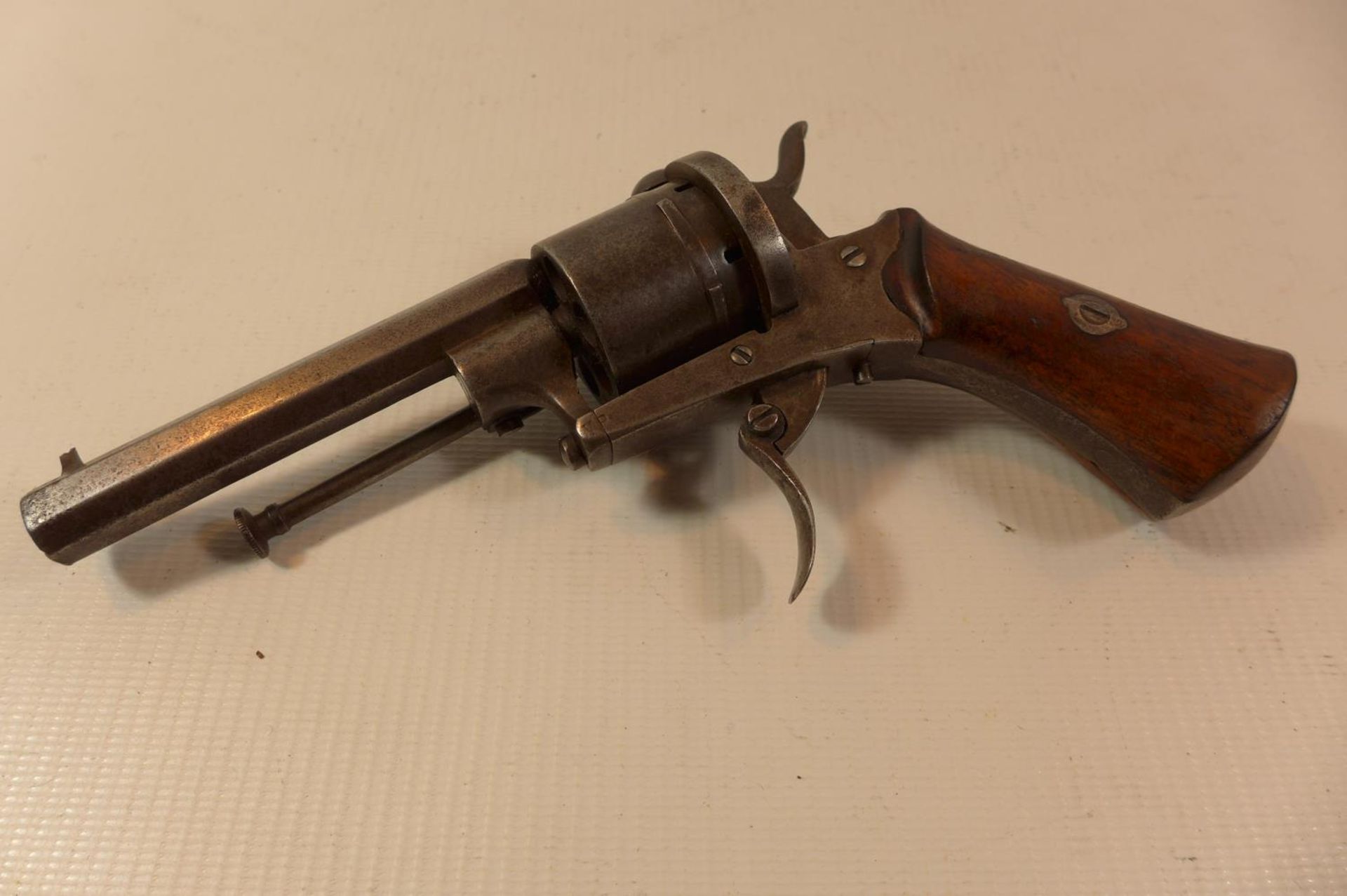 A SIX SHOT 7.65 CALIBRE PINFIRE REVOLVER WITH AN 8.5CM BARREL AND FOLDING TRIGGER - Image 2 of 5