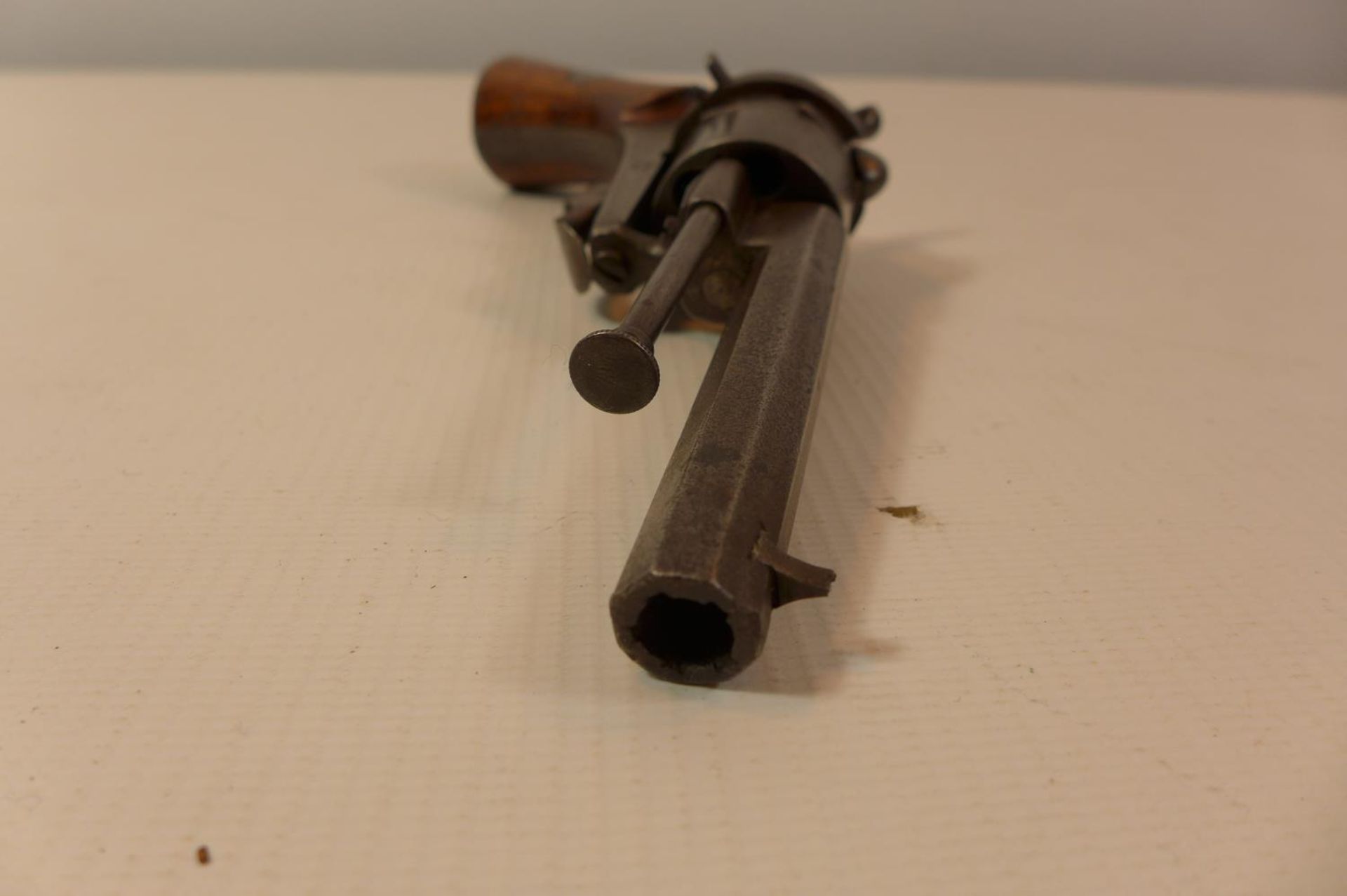 A SIX SHOT 7.65 CALIBRE PINFIRE REVOLVER WITH AN 8.5CM BARREL AND FOLDING TRIGGER - Image 4 of 5