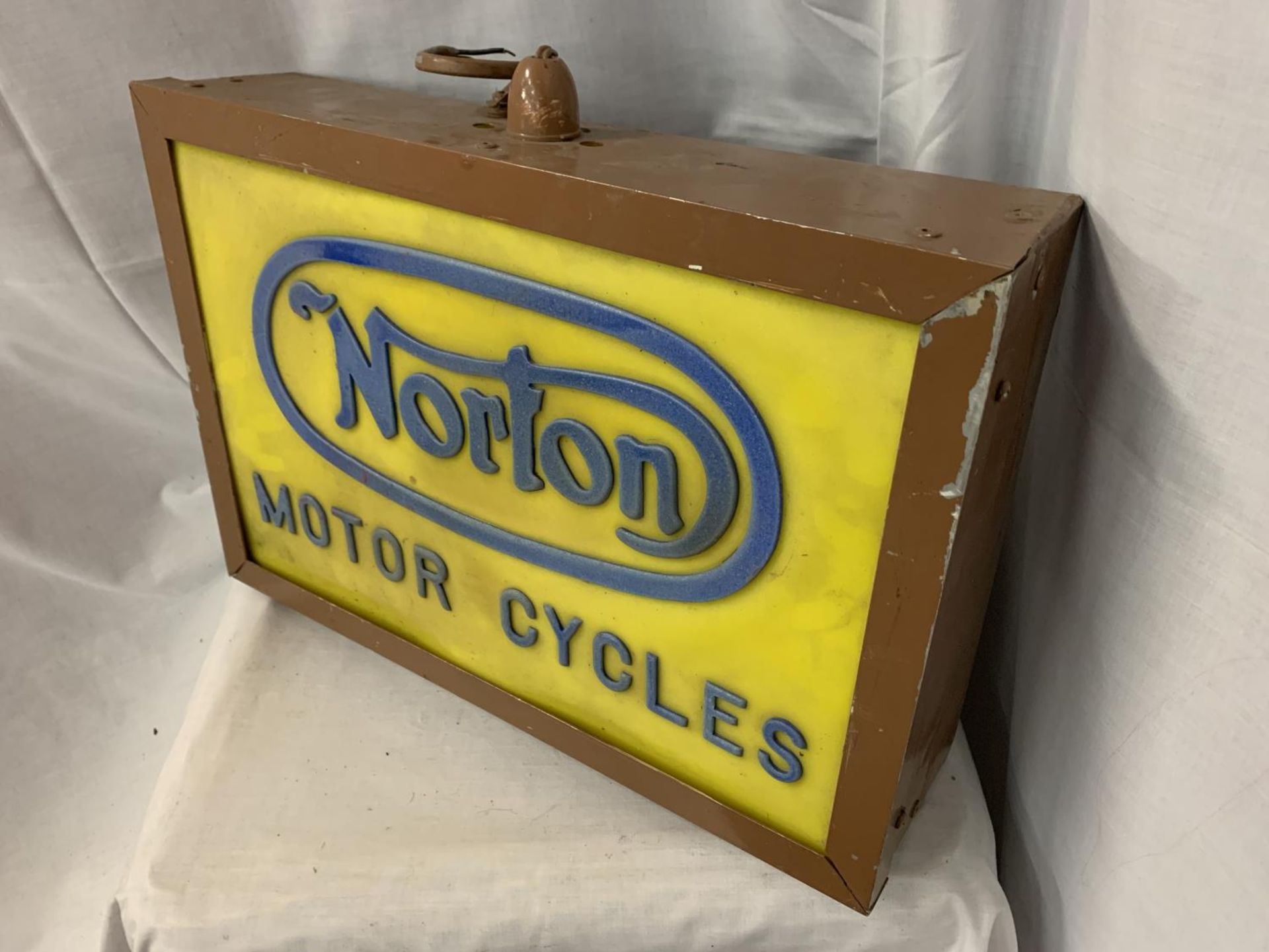 AN ILLUMINATED 'NORTON MOTOR CYCLES' SIGN - Image 3 of 4