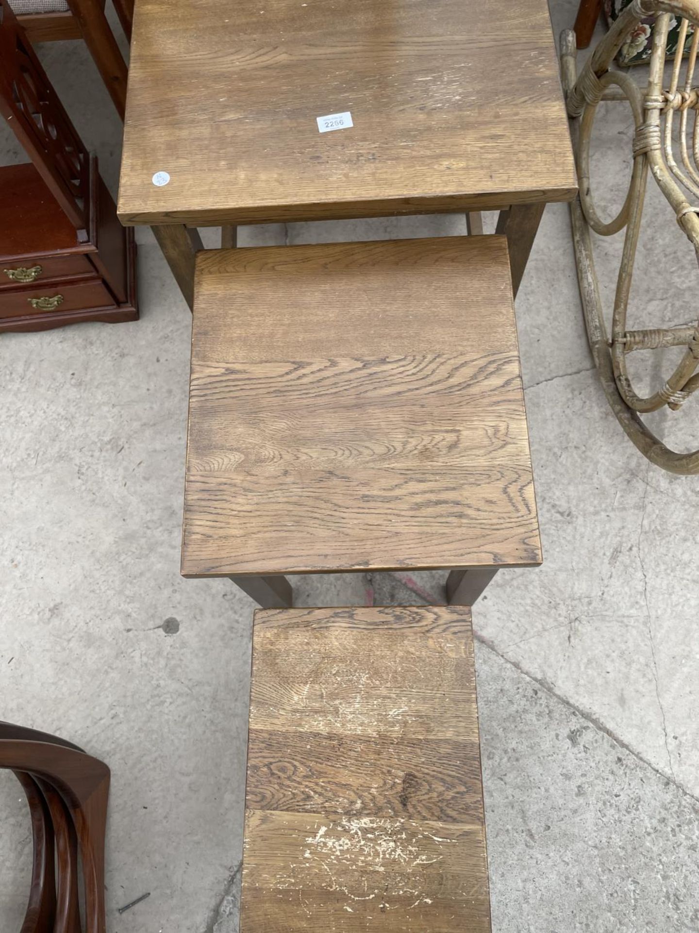 A MODERN NEST OF THREE OAK TABLES, THE LARGE ONE BEING 20X18" - Image 2 of 3