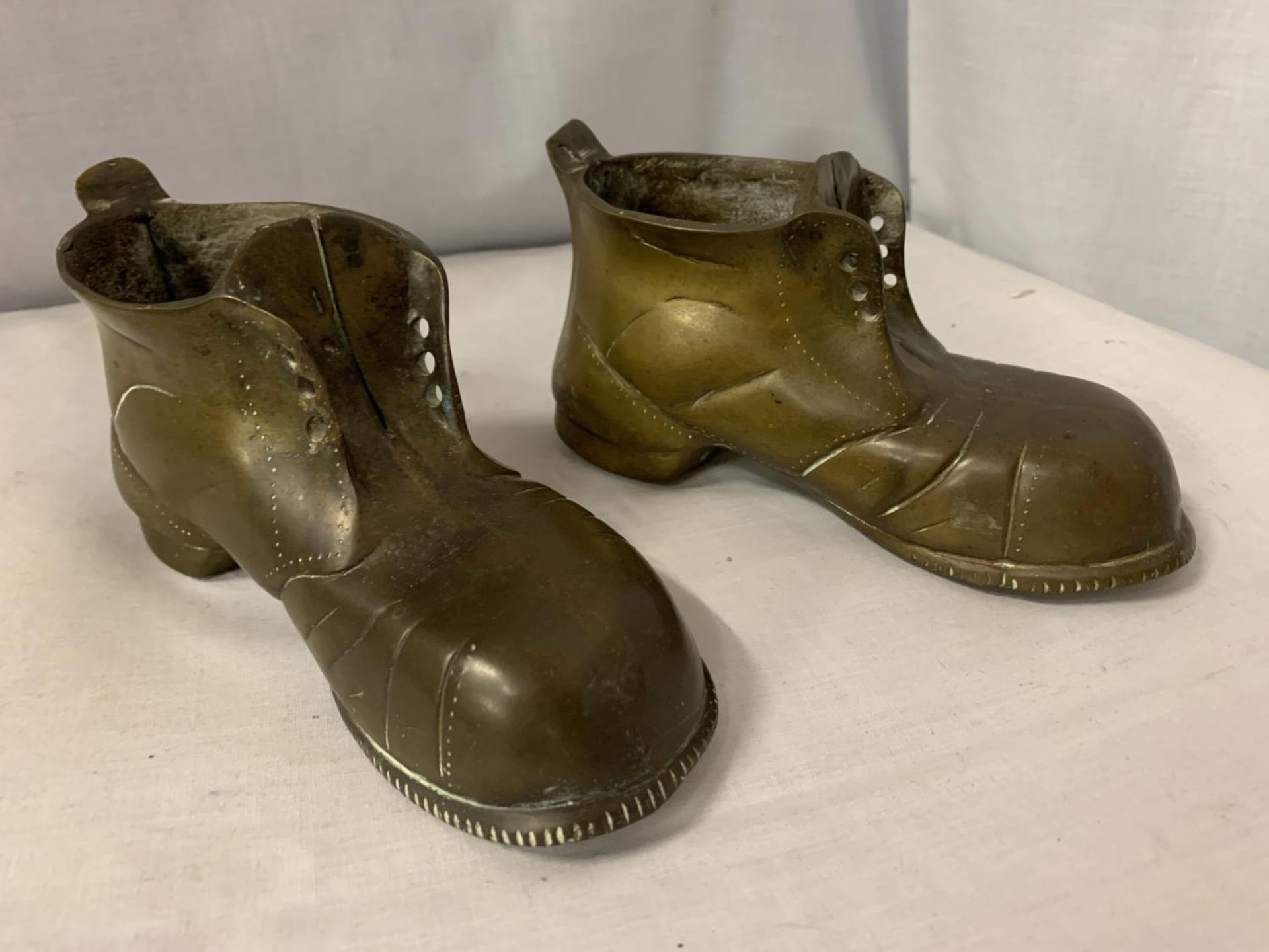 TWO HEAVY BRASS BOOTS L:19CM - Image 2 of 4