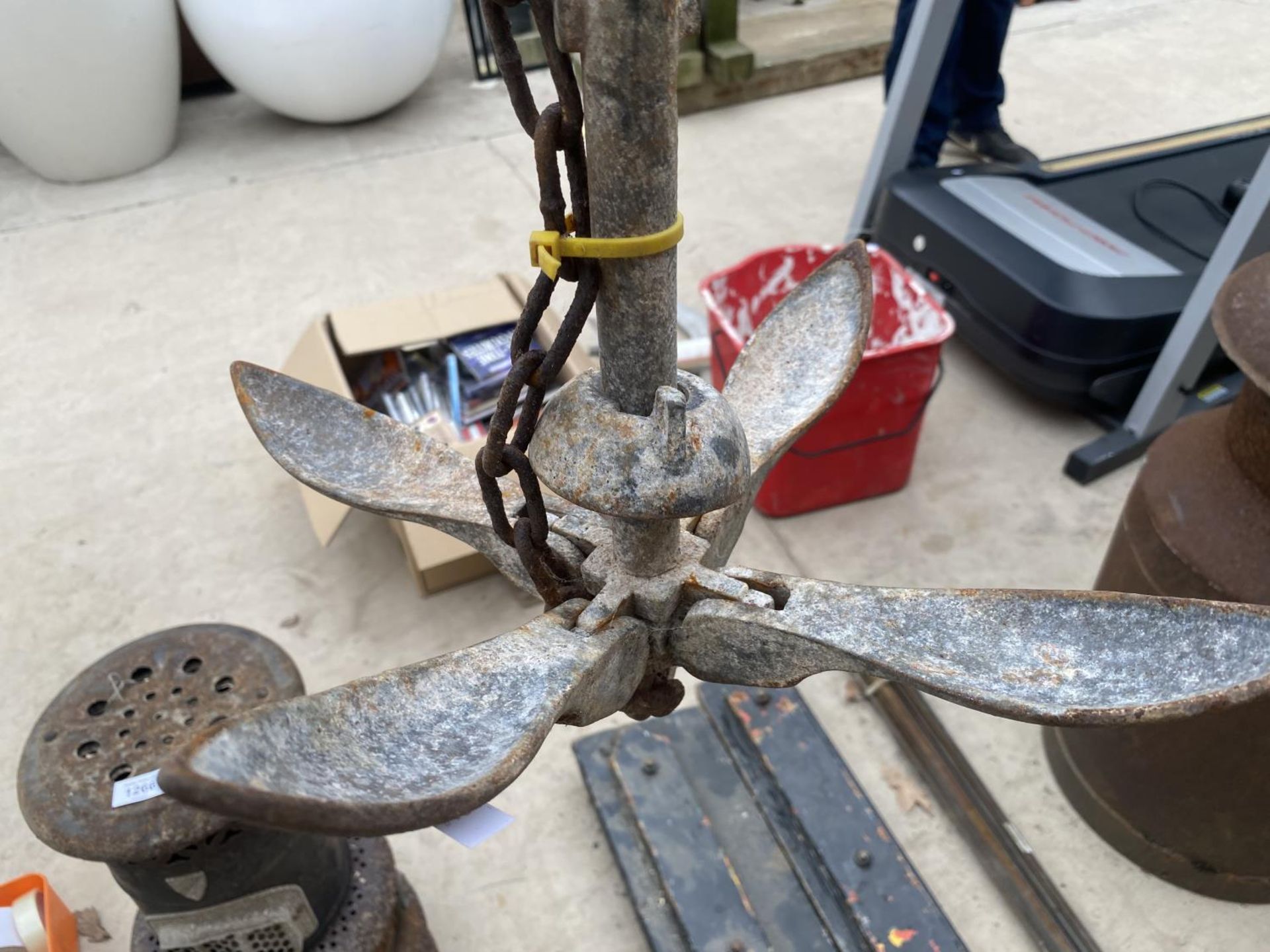 A VINTAGE FOLDING BOAT ANCHOR - Image 2 of 3