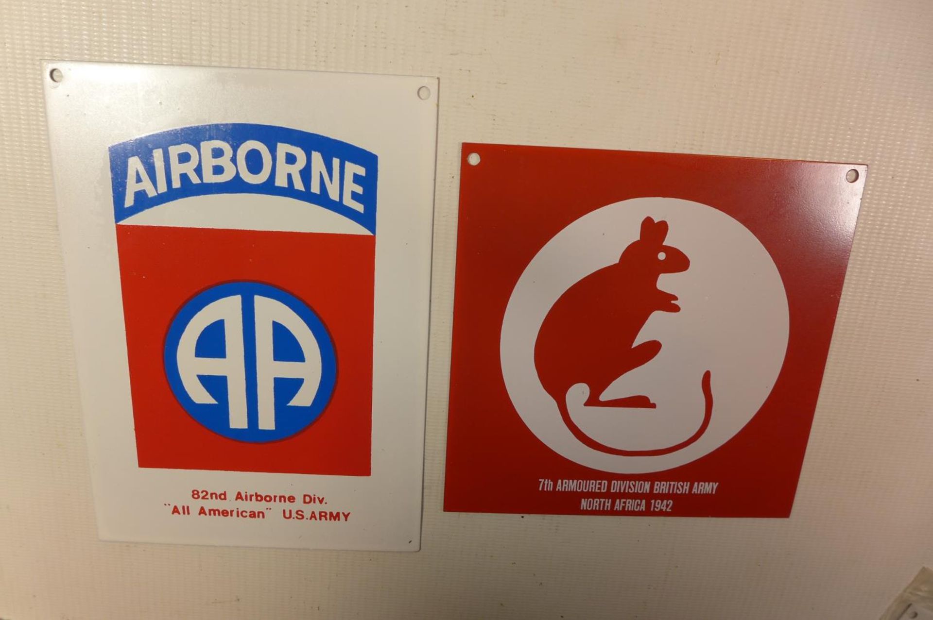 AN AIRBORNE METAL SIGN 17CM X 12CM AND A 7TH ARMOURED DESERT RAT SIGN 14CM X 14CM