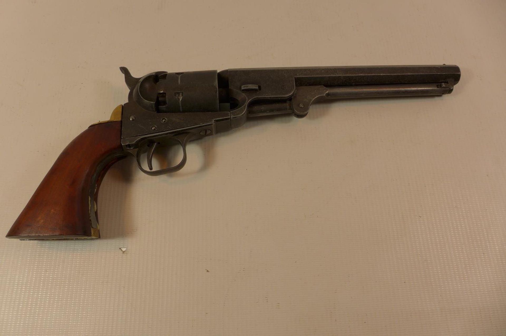 A REPLICA NON FIRING NAVY COLT REVOLVER WITH 19CM BARREL - Image 2 of 5