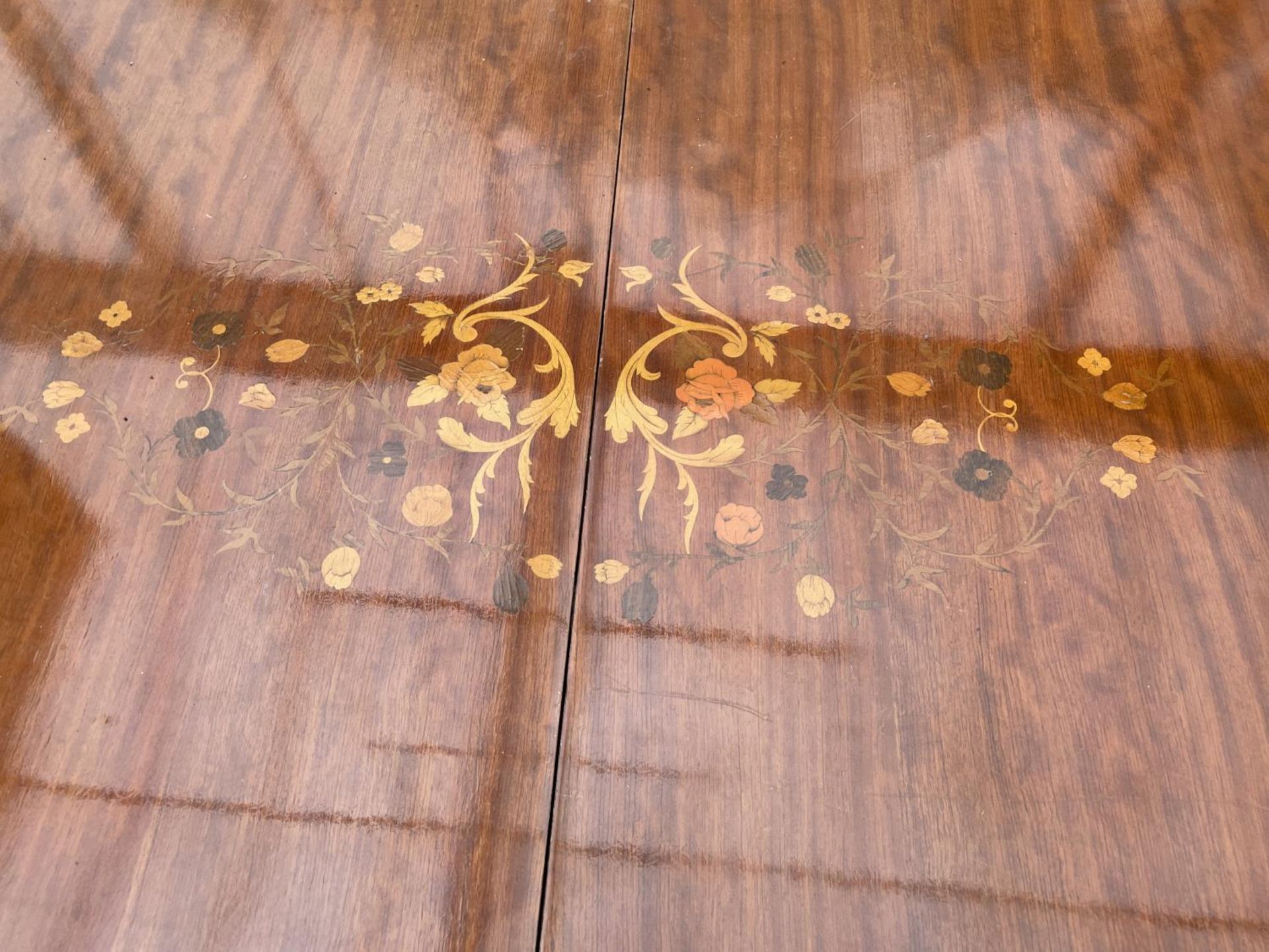 AN ITALIAN STYLE INLAID EXTENDING DINING TABLE 68" X 36" (LEAF 15") - Image 2 of 4