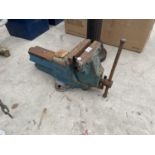 A LARGE RECORD HEAVY DUTY 114 BENCH VICE