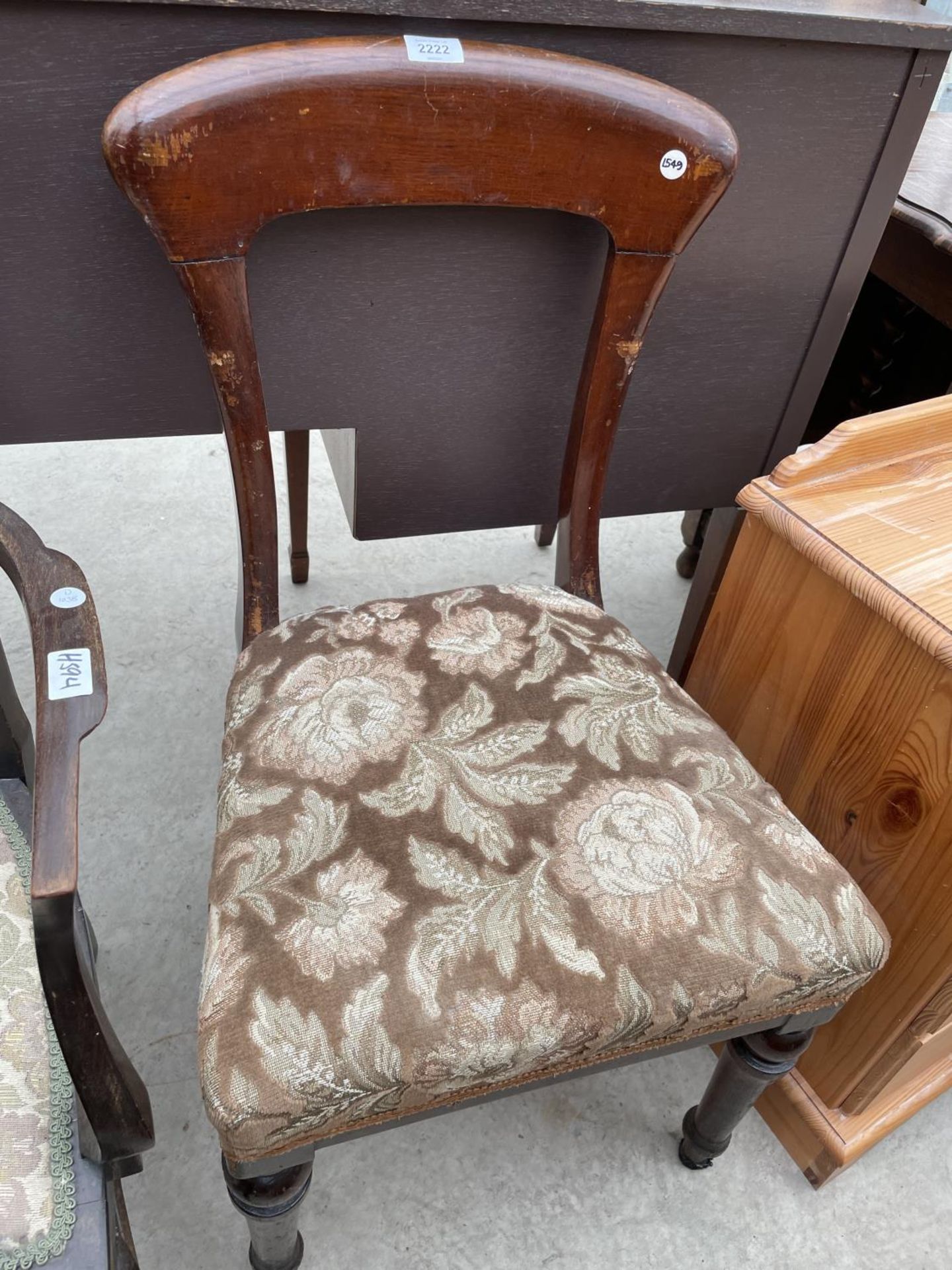 A VICTORIAN DINING CHAIR