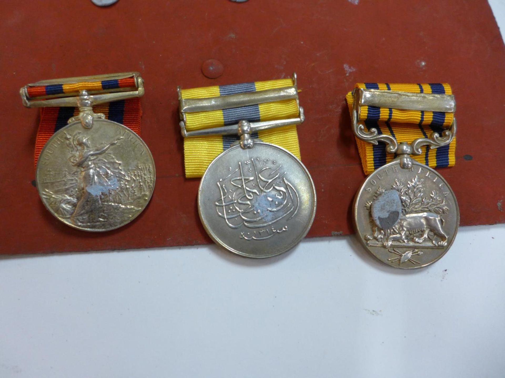 FOUR WORLD WAR II FRAMED MEDALS PLUS FURTHER MEDALS - Bild 15 aus 24