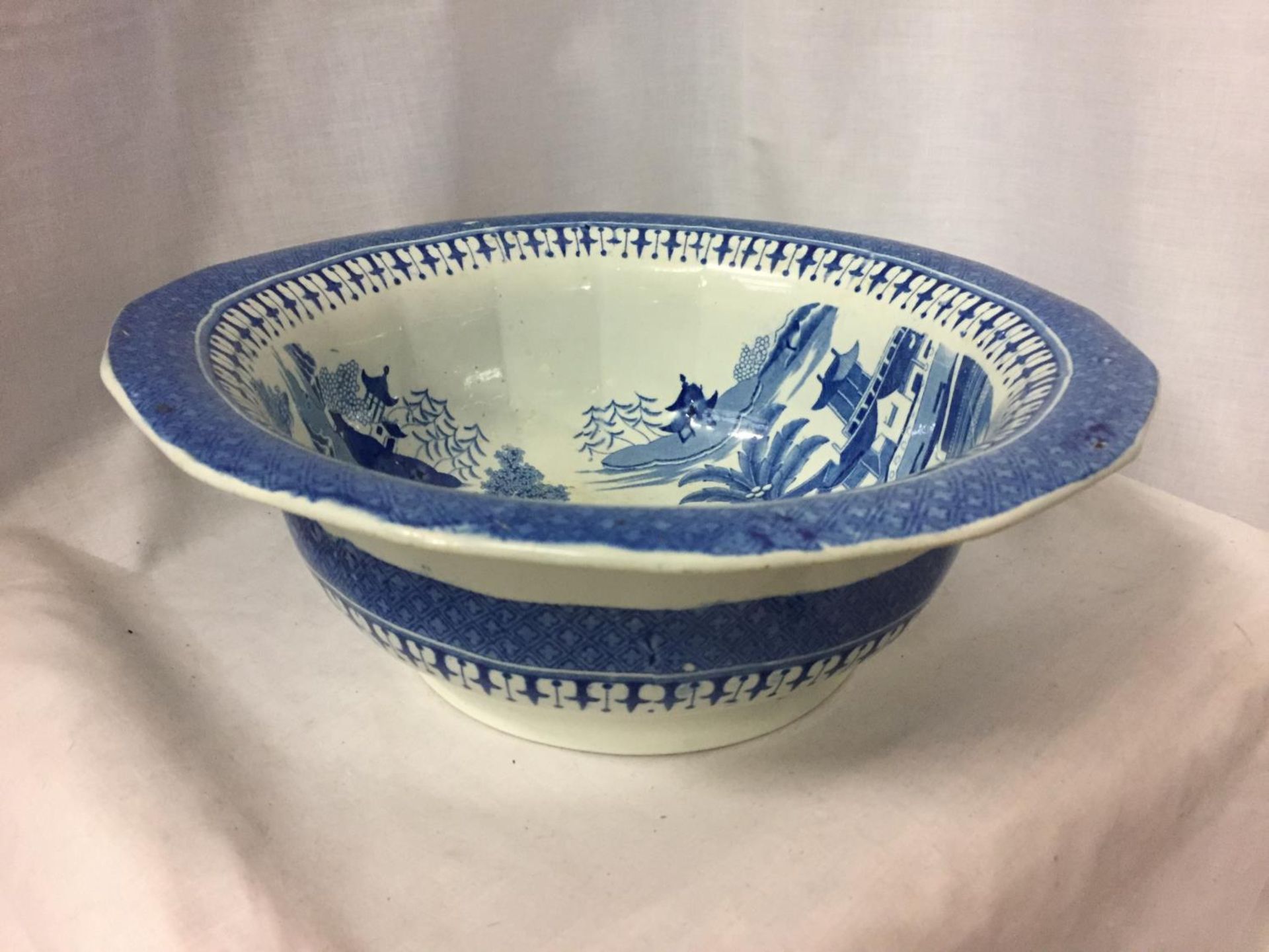 A VICTORIAN BLUE AND WHITE BOWL - Image 2 of 3