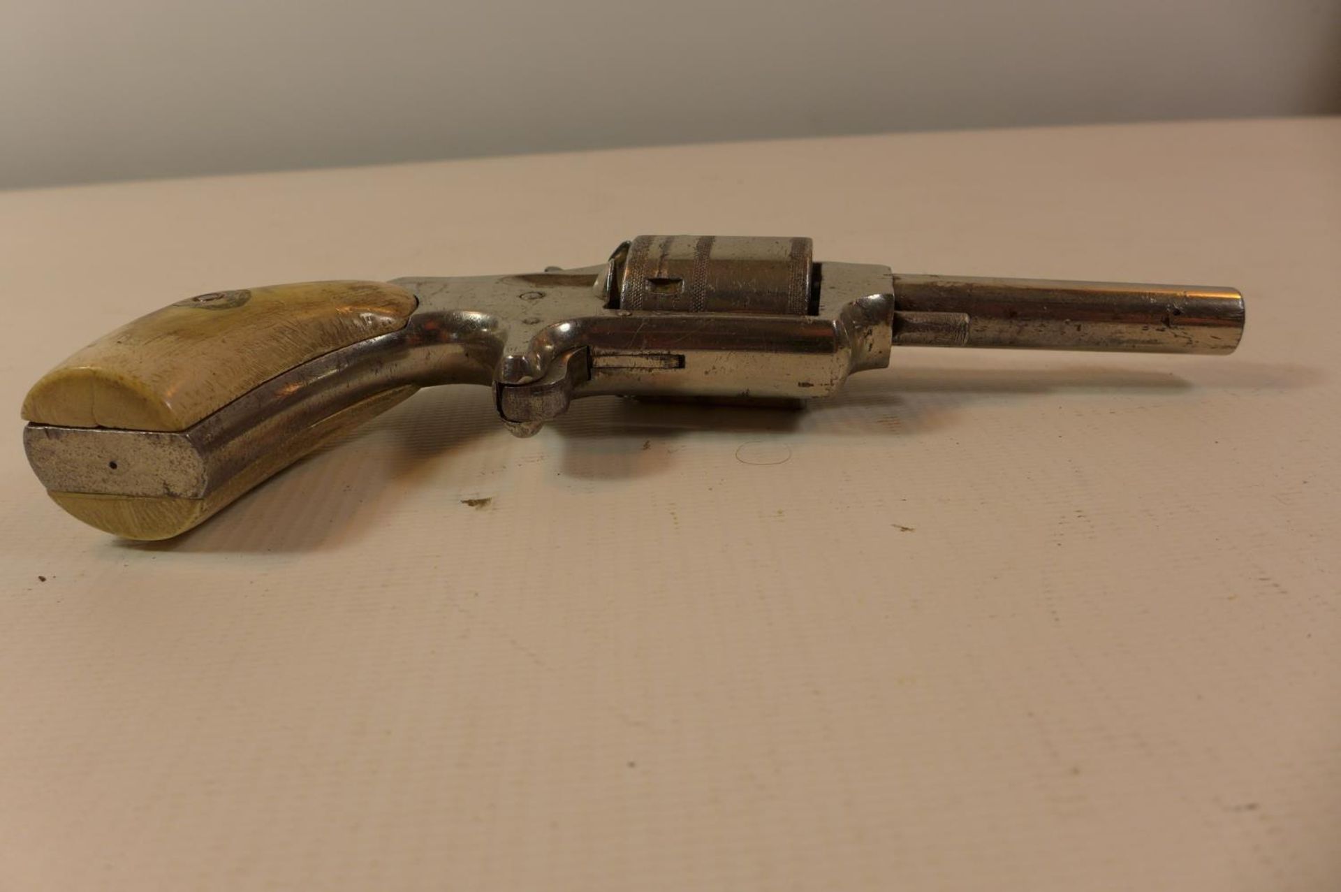 A 32 RIMFIRE HOPKINS & ALLEN "DICTATOR" SIX SHOT REVOLVER WITH 7.5CM BARREL - Image 7 of 7