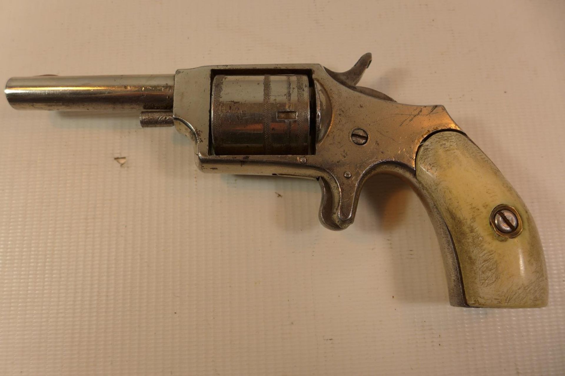 A 32 RIMFIRE HOPKINS & ALLEN "DICTATOR" SIX SHOT REVOLVER WITH 7.5CM BARREL