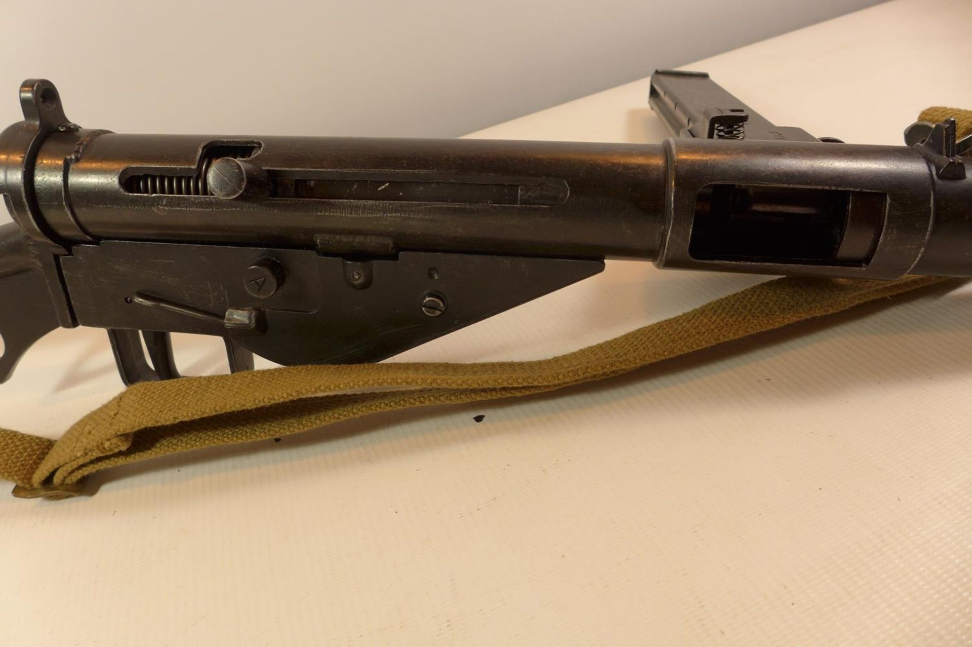 A REPLICA DENIX NON FIRING MARK II STEN GUN LENGTH 77CM - Image 4 of 5