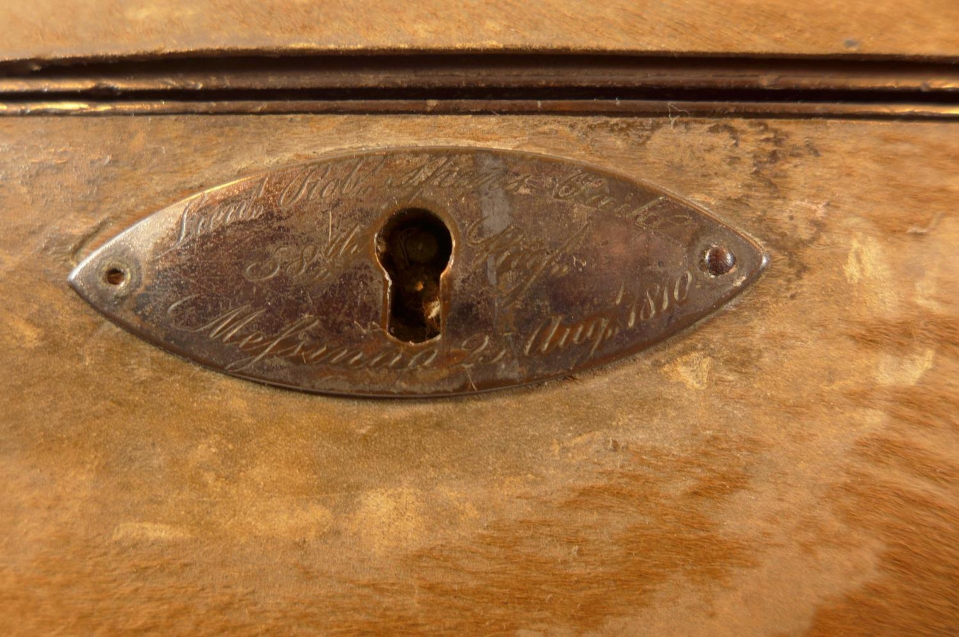 A NAPOLIONIC WAR PERIOD DOMED BOX WITH THE INSCRIPTION "LIEUTENANT ROBERT SPENS PARK 58TH REGIMENT - Image 2 of 8