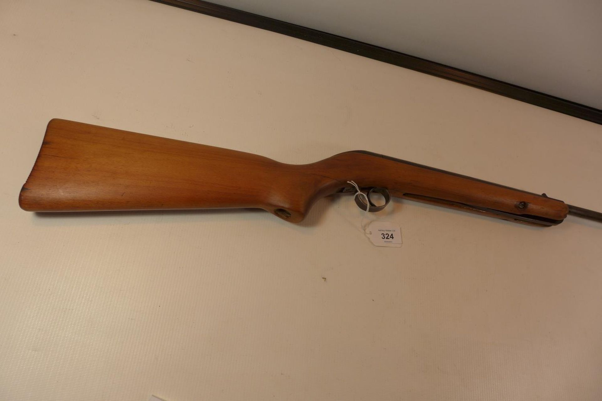 A 177 CALIBRE AIR RIFLE, WITH 38CM BARREL MARKED A65 - Image 4 of 5