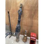 A VICTORIAN DECORATIVE WOODEN POST WITH DECORATIVE FINIAL (H:190CM)