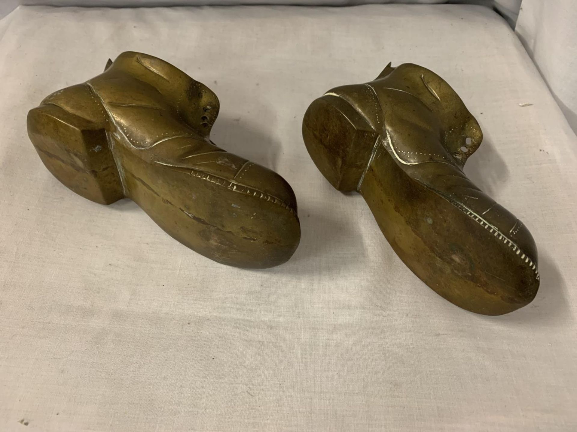 TWO HEAVY BRASS BOOTS L:19CM - Image 4 of 4