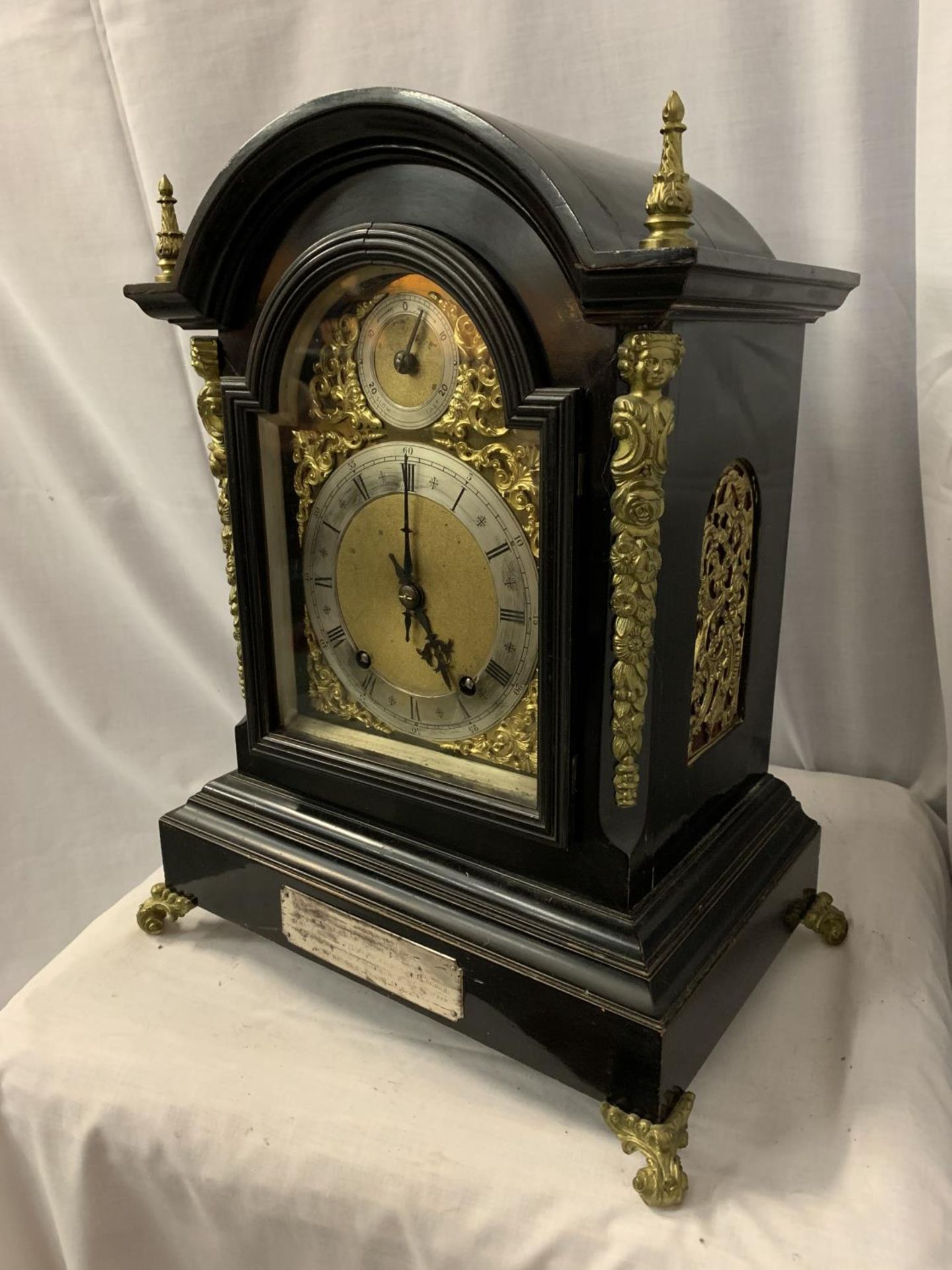 A VICTORIAN EBONISED BRACKET CLOCK WITH SILVERISED DIAL, GILDED DECORATION AND PIERCED SIDE - Image 2 of 7