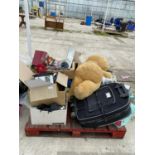 AN ASSORTMENT OF HOUSEHOLD CLEARANCE ITEMS TO INCLUDE TEDDIES, ELECTRICALS AND SUITCASE ETC