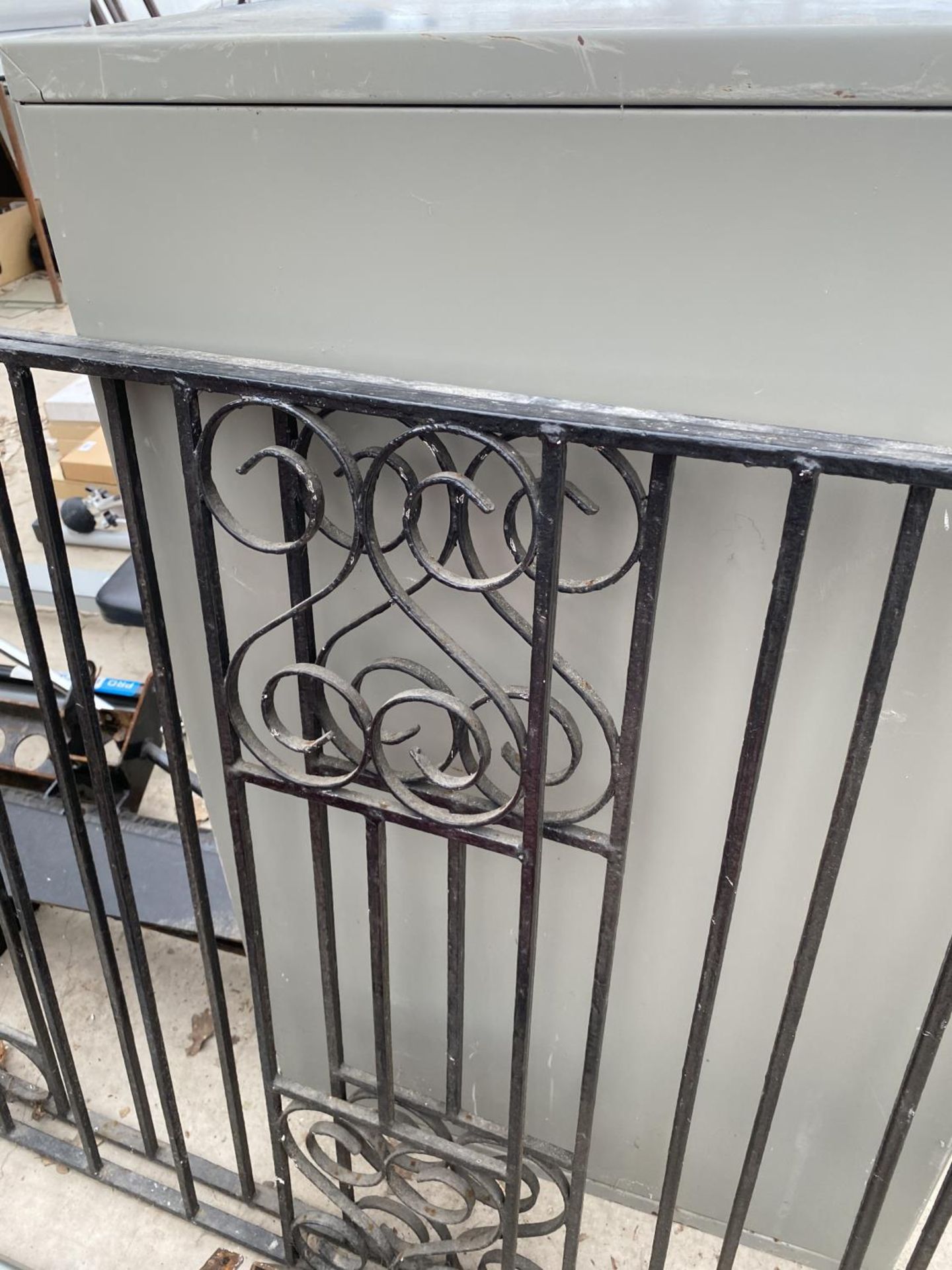 A PAIR OF DECORATIVE WROUGHT IRON GARDEN GATES - Image 2 of 3