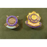 A HALLMARKED SILVER AND ENAMEL OLD CONTEMPTIBLES ASSOCIATION PATRONS BADGE AND A GILT METAL RASC