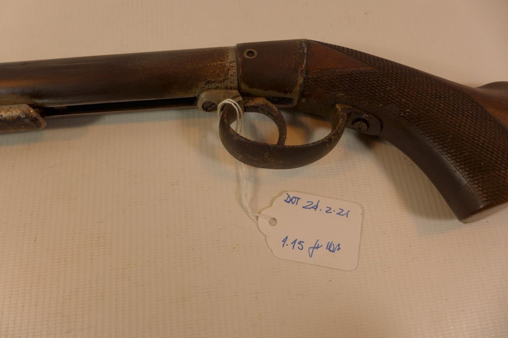 A MILLITA PATENT 177 CALIBRE AIR RIFLE WITH 45CM BARREL. SERIAL NUMBER 5594 - Image 2 of 6