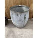 A VINTAGE GALVANISED DOLLY TUB