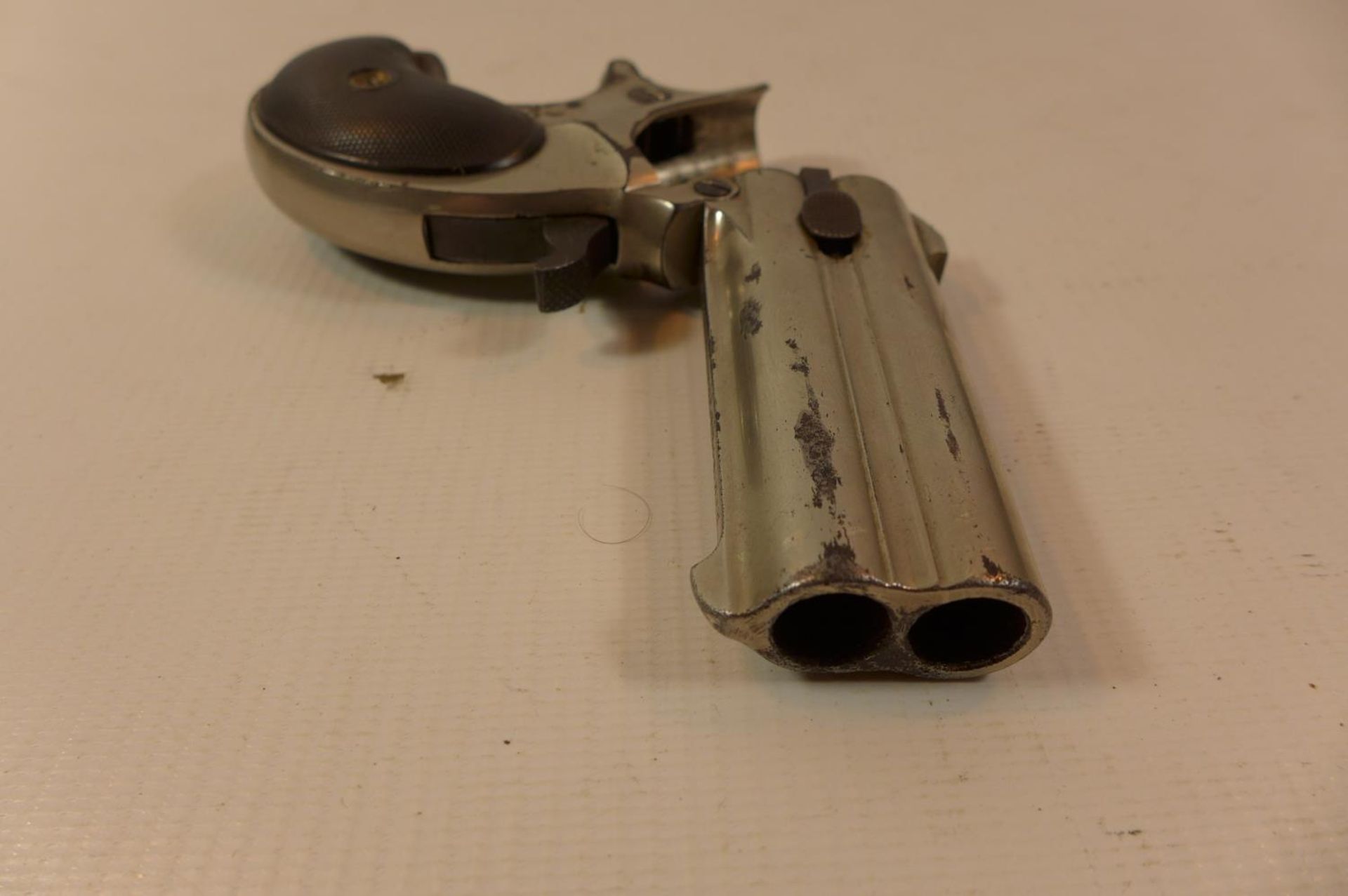 A REMINGTON 41 CALIBRE RIMFIRE OVER AND UNDER DERRINGER, WITH A 7.5CM BARREL MARKED REMINGTON ARMS - Image 7 of 9